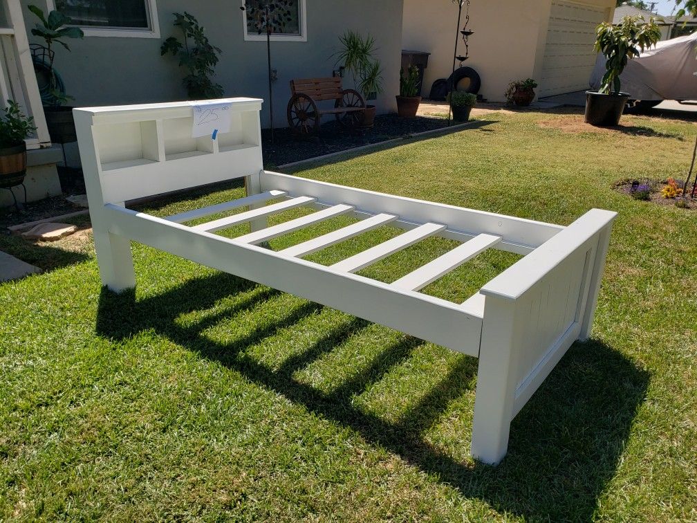 Twin Bed for Sale in Riverside, CA OfferUp