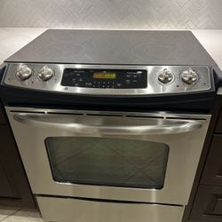 GE Electric Stainless steel Glass top Range 30”