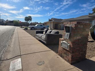 Free couch. WONT ANSWER MESSAGES