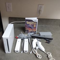 Nintendo Wii Console, W/2 Controllers, 2 Nunchucks, Cables, Game, Tested, Working