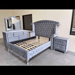 3 Piece Bedroom Set , Tufted Bedframe 