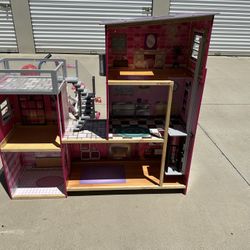 Doll House 