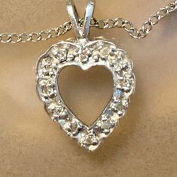 14k White Gold And Diamonds Heart Pendant