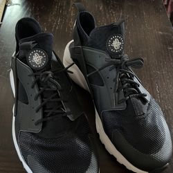 Shoes Nike AIR HUARACHE RUN ULTRA 