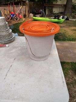 Fishing Bucket