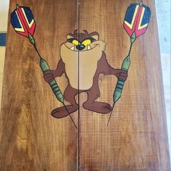 Winamu Accudart Dartboard in Custom Tasmanian Devil Cabinet w/ darts