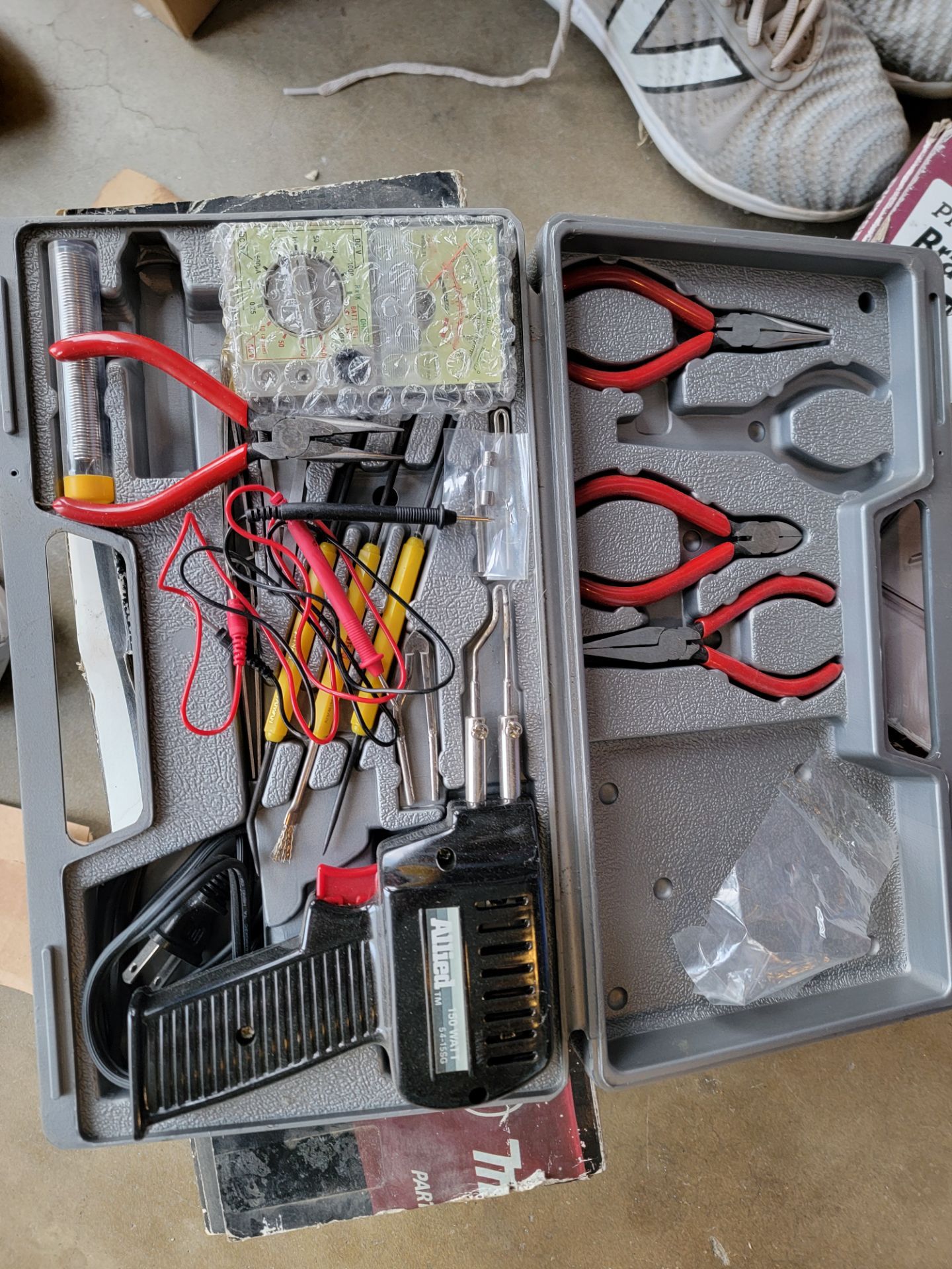 Soldering kit