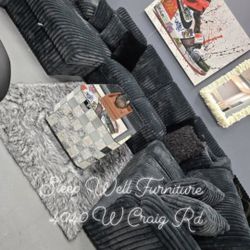 ✨️ Sectional Sofa Sleeper ✨️ Furniture Queen Bedrooms, Dining Avail 