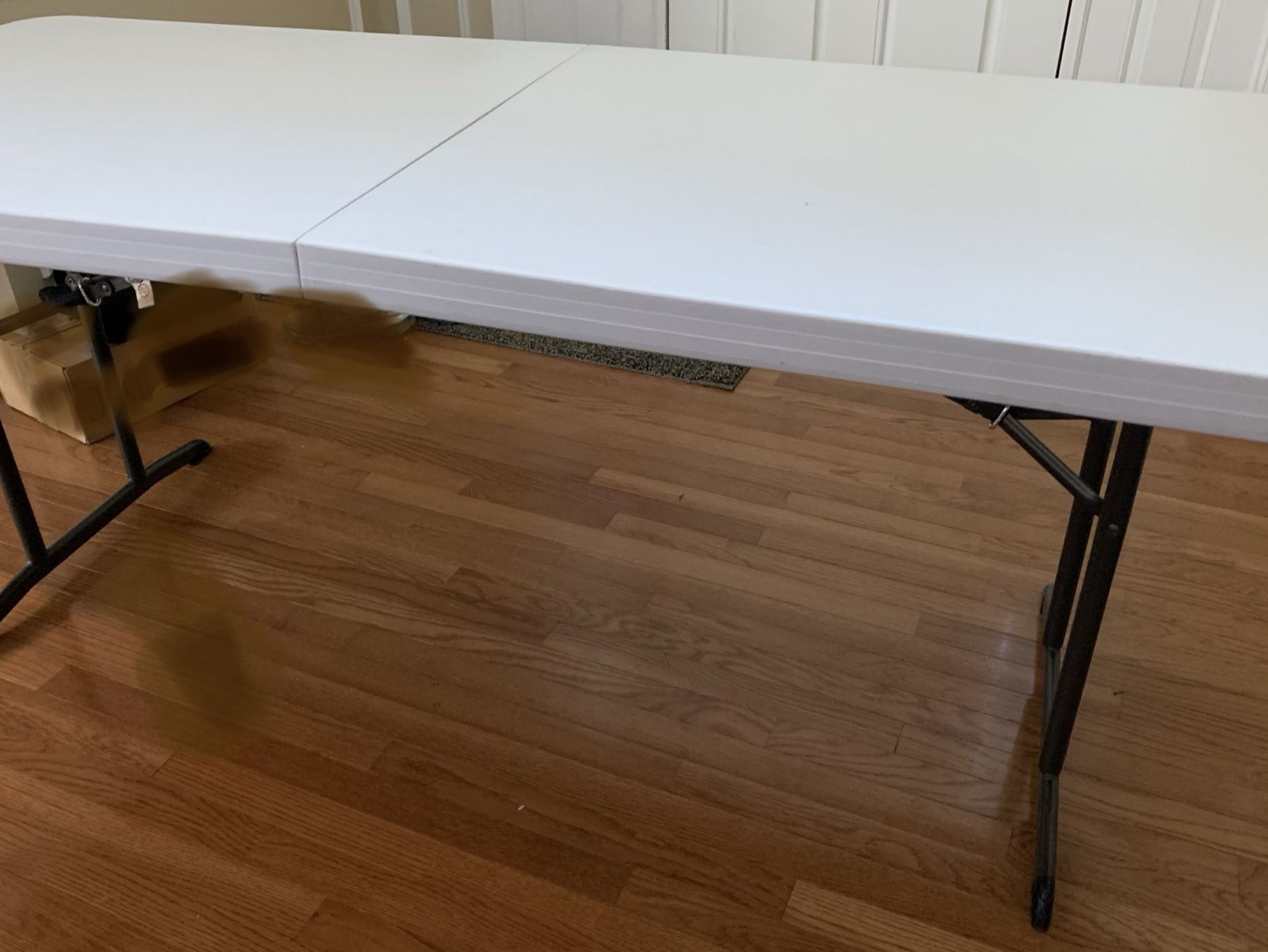 Brand new 6’ heavy duty portable folding table