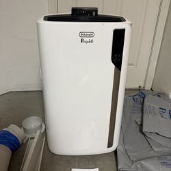 De’Longhi Pinguino Portable Air Conditioner – All Accessories Included, Window Kit & Storage Bag