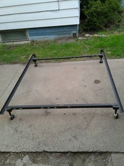 Twin/full bed frame