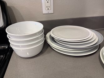Plates (sm/lg), bowls; dinnerware