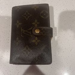 Authentic Louie Vuitton KissLock Wallet
