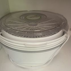 Dehydrator