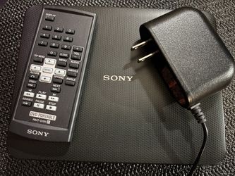 Sony 7" Portable DVD Player Bundle (DVP-FX730) - Complete & Tested