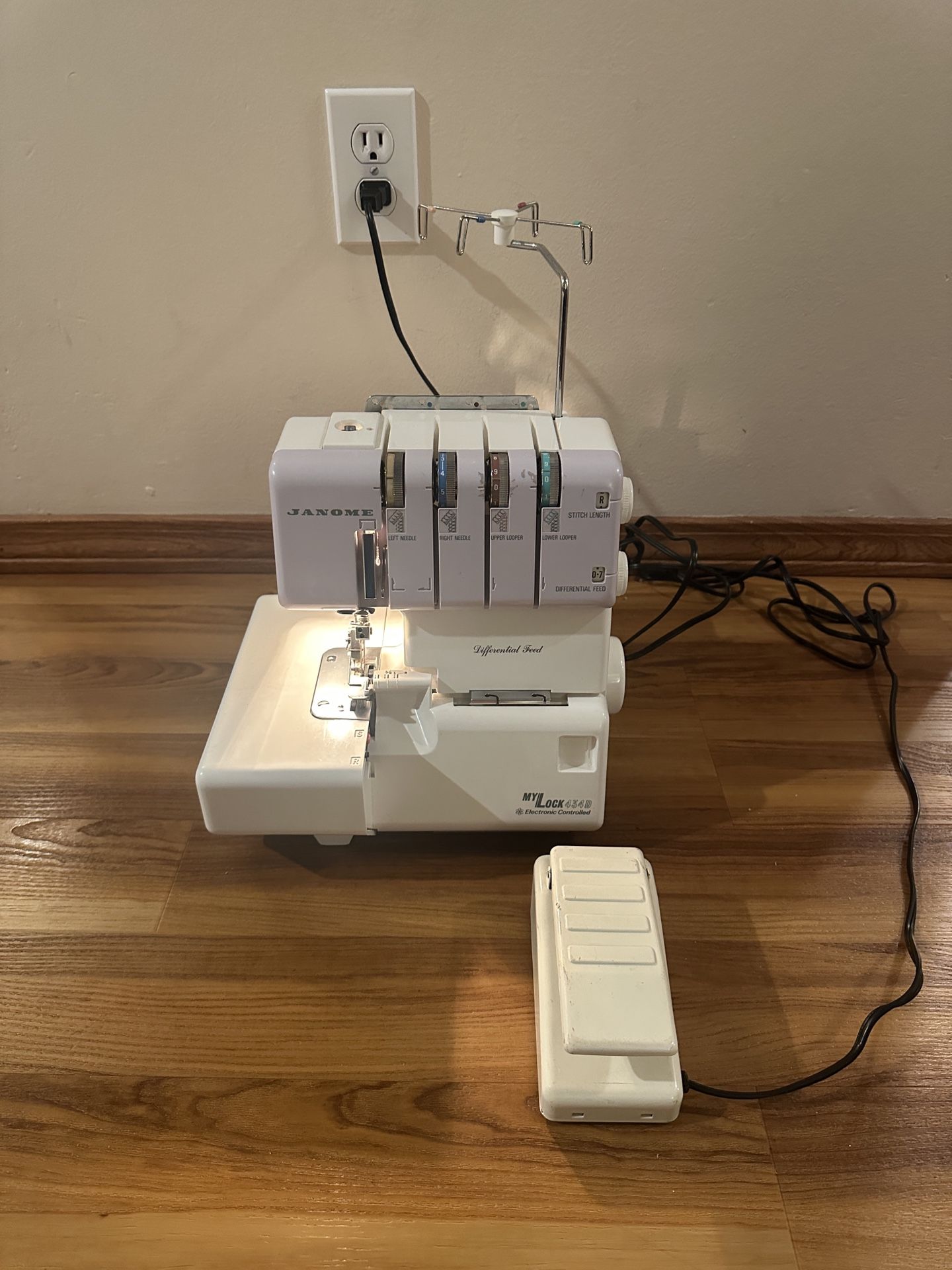 Janome My Lock 434 D Serger Sewing Machine