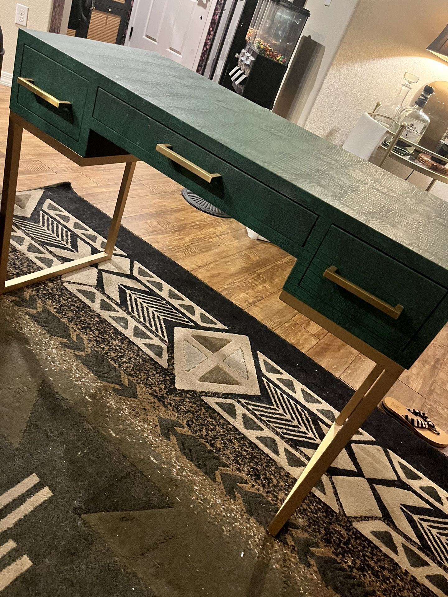  Modern desk w/ 3 Drawers