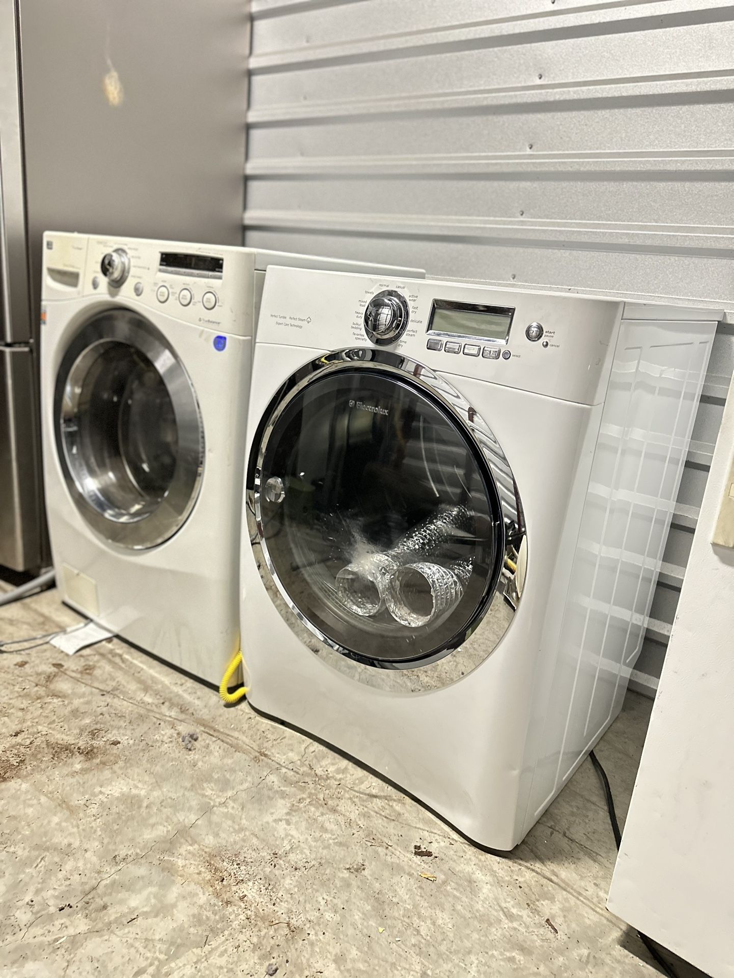 Electric Washer And Gas Dryer Complete set