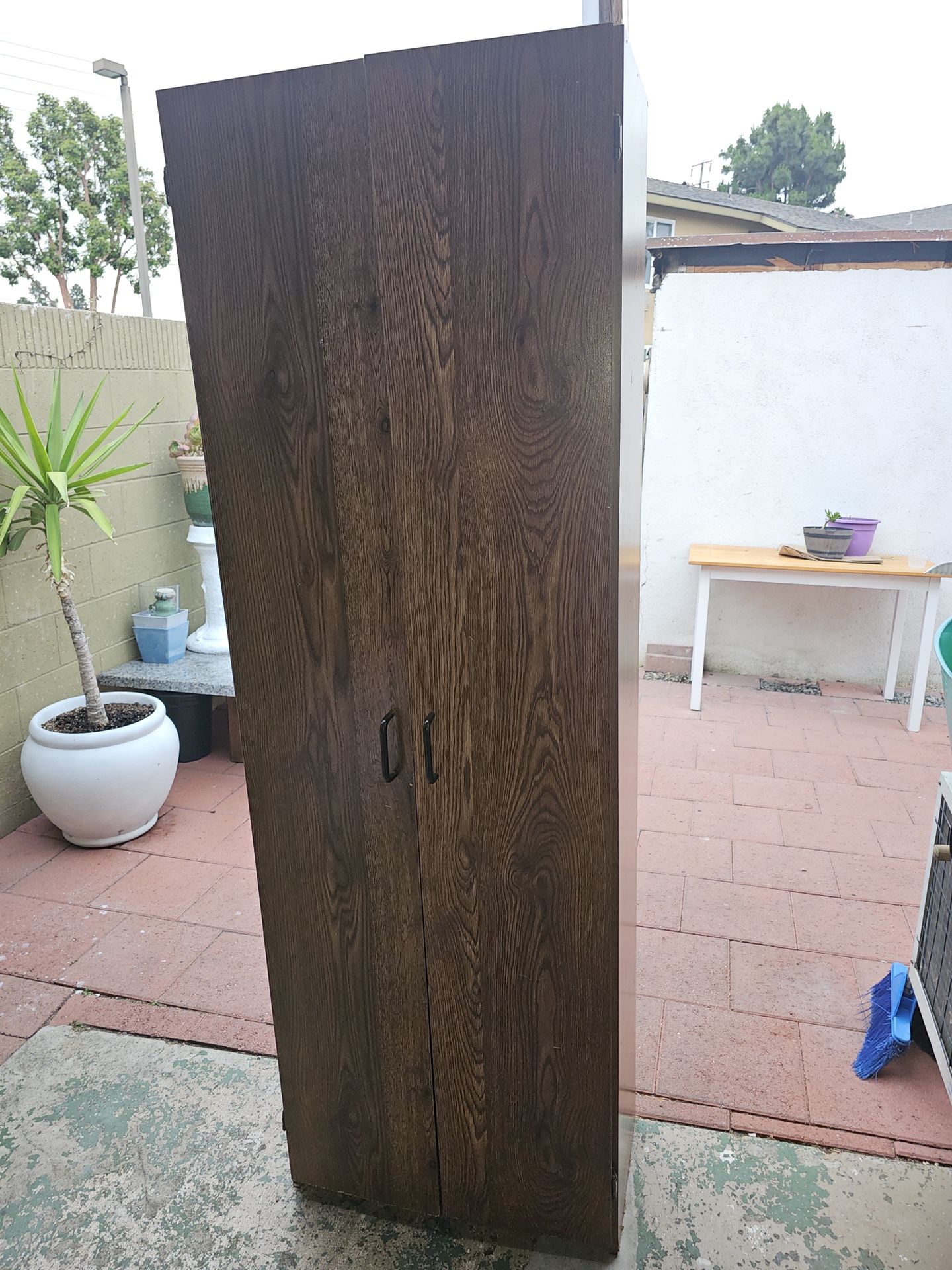 Brown Closetmat Cupboard