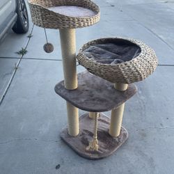 Cat tree