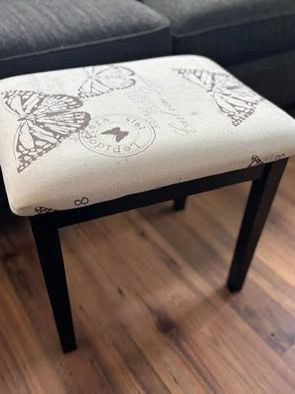 Linon Butterfly Vanity Stool-17”h 18”x14
