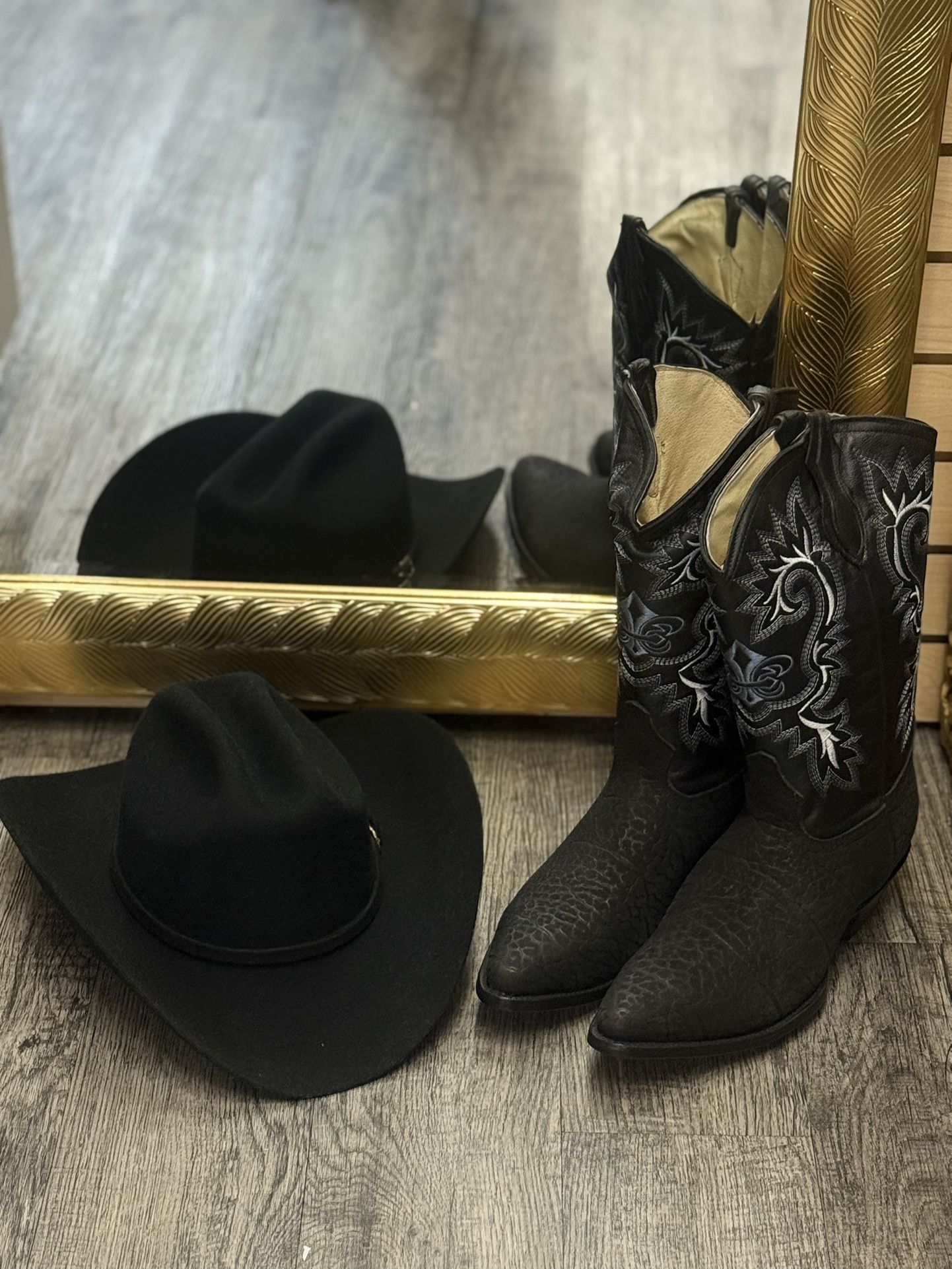 Botas Y Texana 