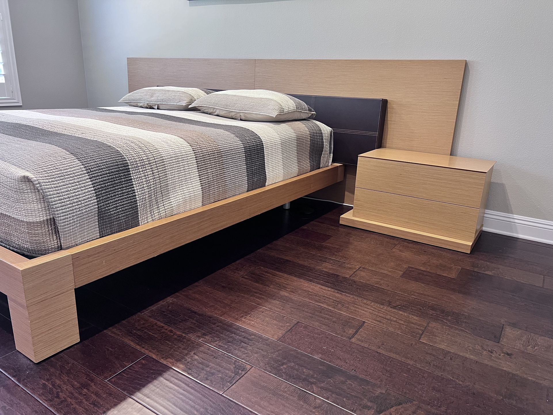 Queen Size Bedroom Set
