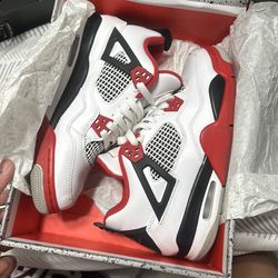 Jordan fire red 4s