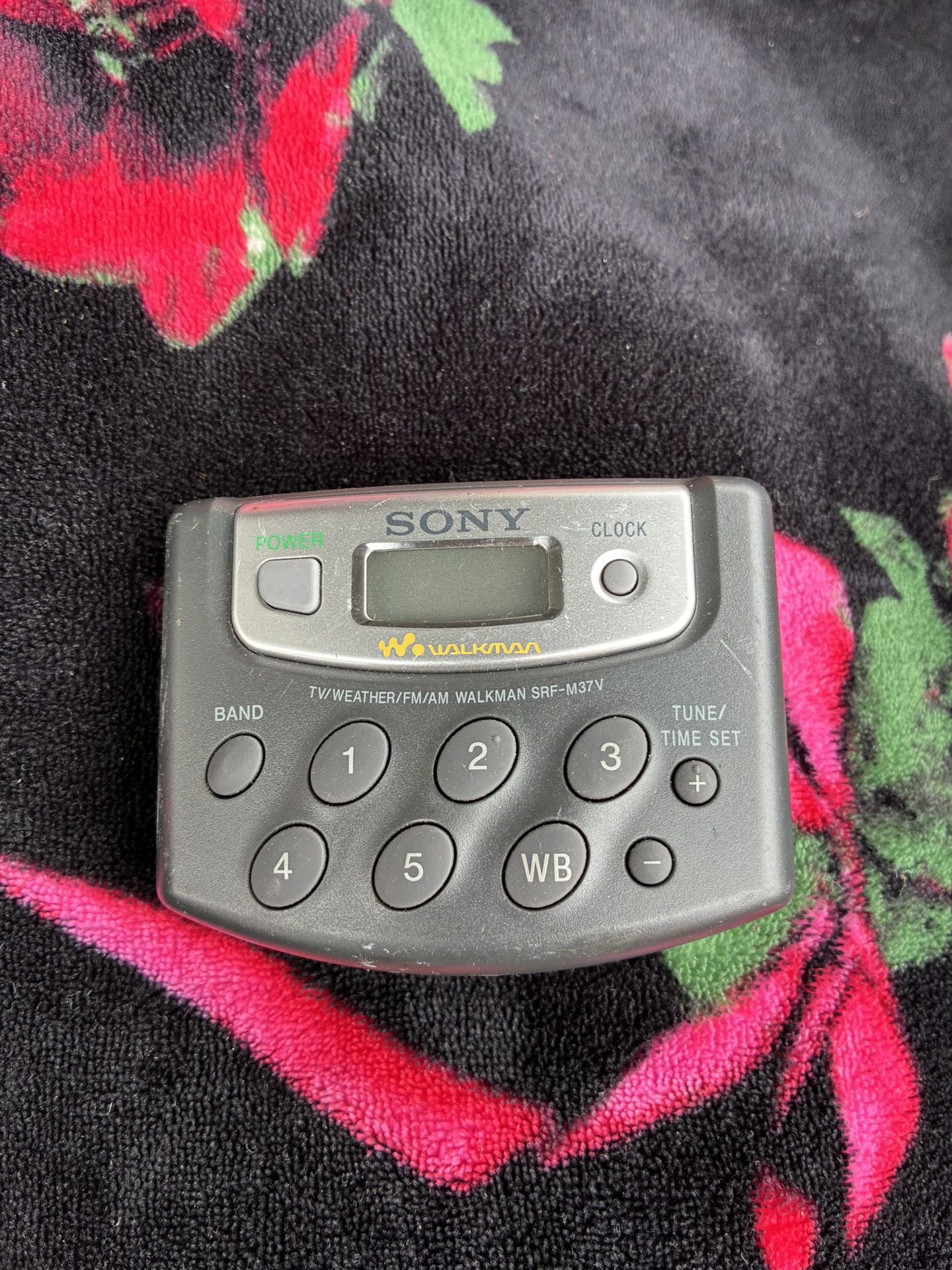 Sony Walkman Radio TV/Weather/AM/FM SRF-M37V