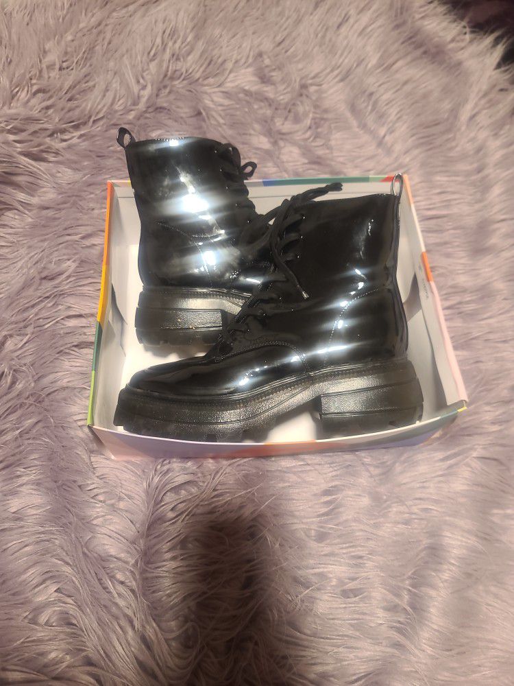 Katy Perry Black Boots Size 10( Women)