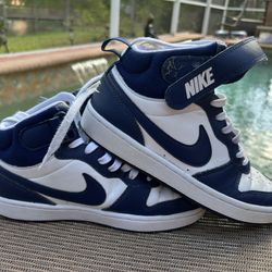 Nike Court Borough Mid 2 Youth size 5Y/mens White and signal blue