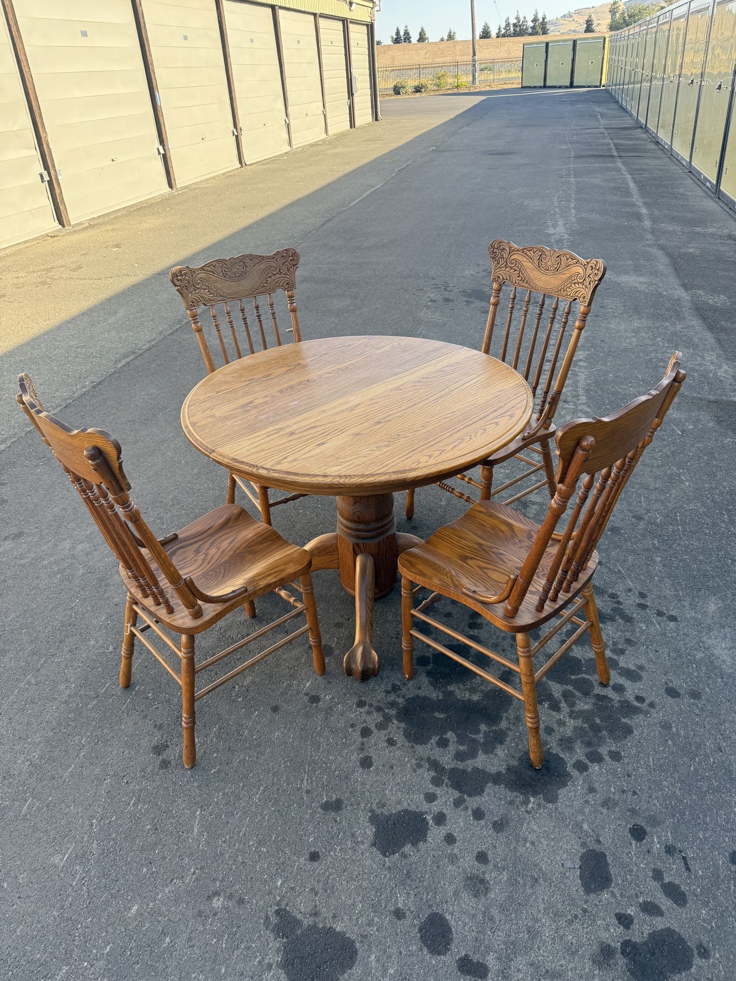 42" Kitchen Table with 21" Leaf and 6 chairs