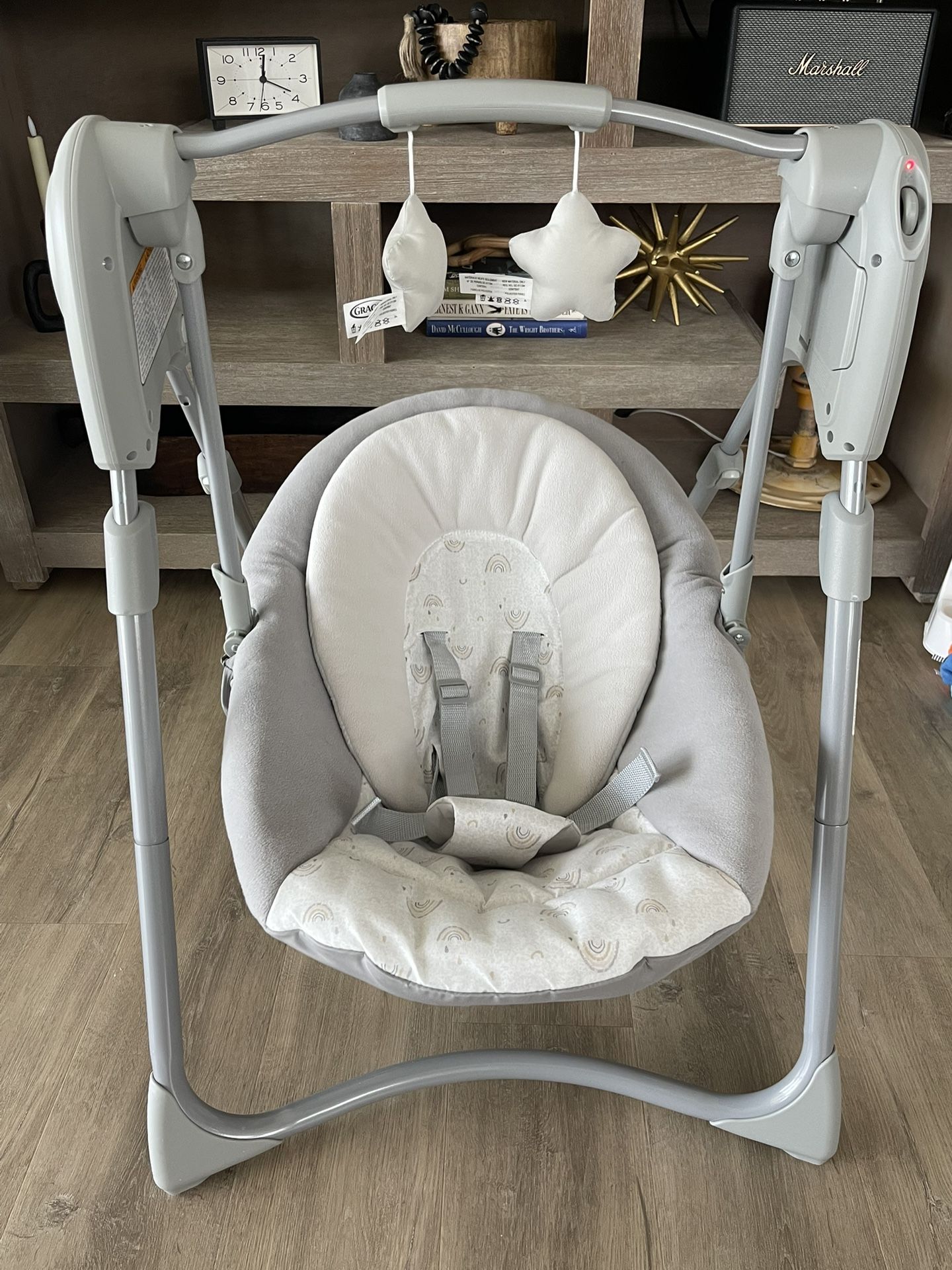 Graco Slim Spaces Compact Baby Swing
