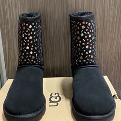 UGG Boots - Classic Short Stud II