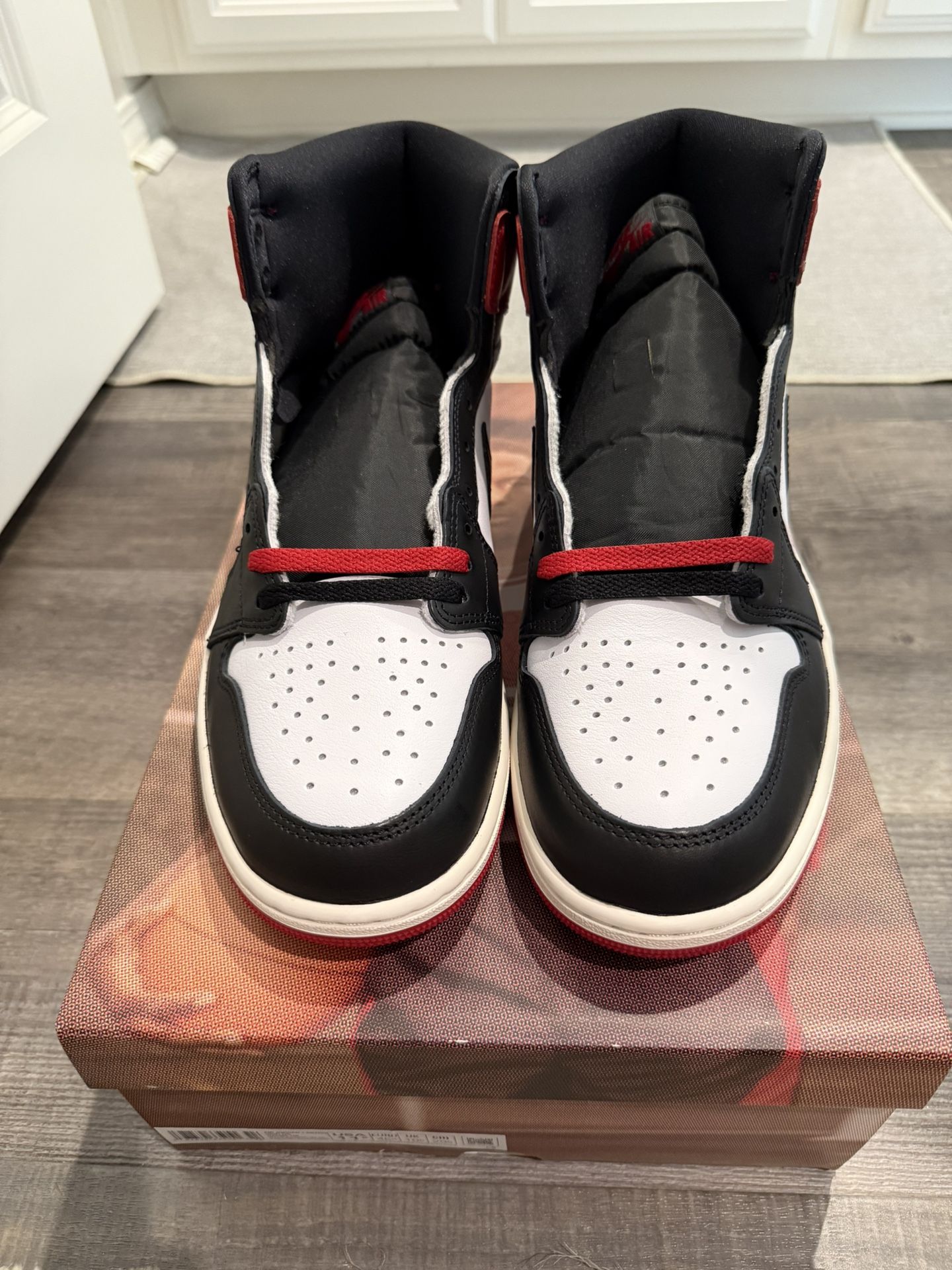Air Jordan 1 Retro High OG Black Toe size 11.5 Brand New
