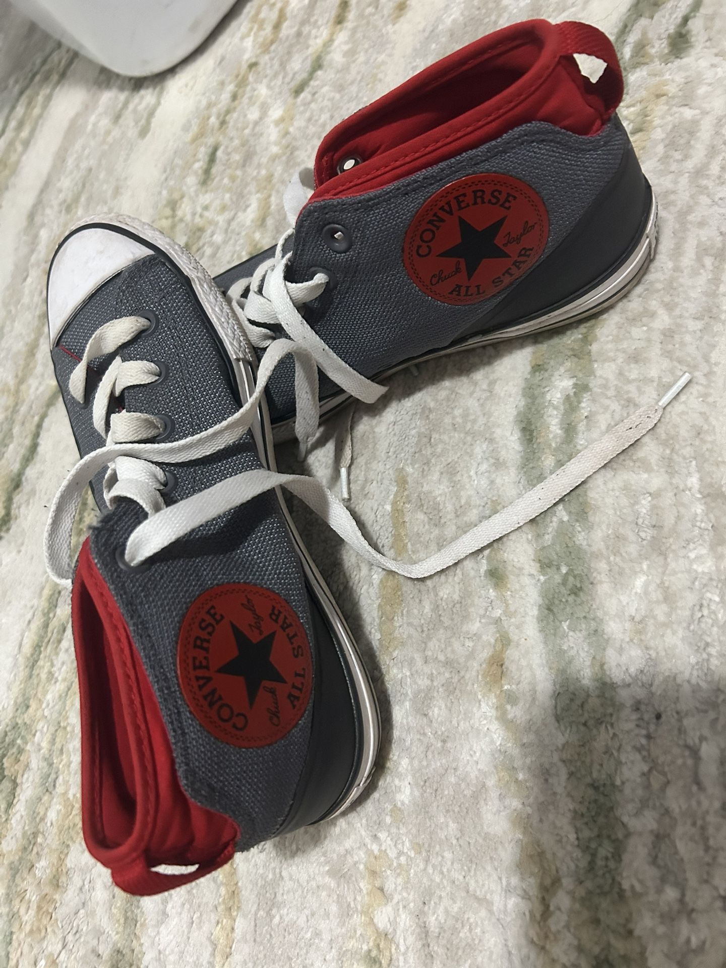 Converse Men’s Sz 5