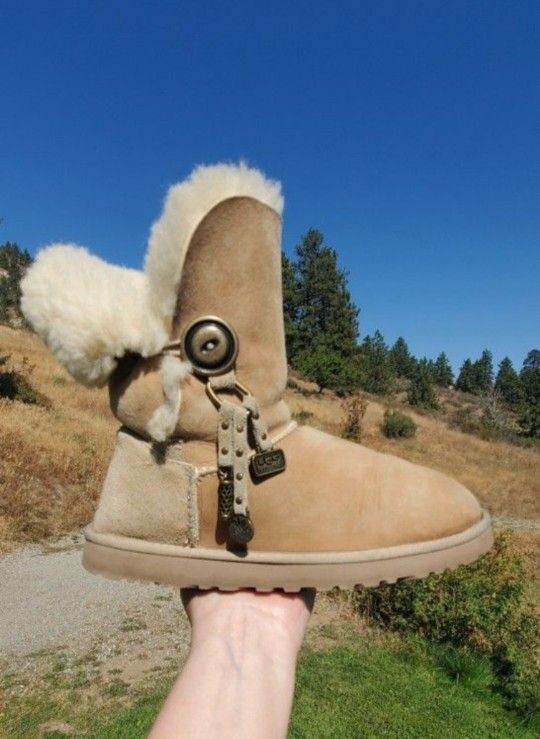 UGG Women's Azalea Charms Ankle Boots Size 7-7.5