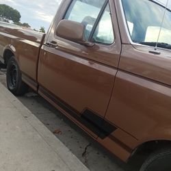 88 F-150 Cama Corta 6 Cylinders 4.9,,8700 $8700,