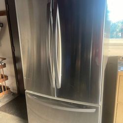  LG Stainless Steel Refrigerator For Sale (DELIVERY AVAILABLE)