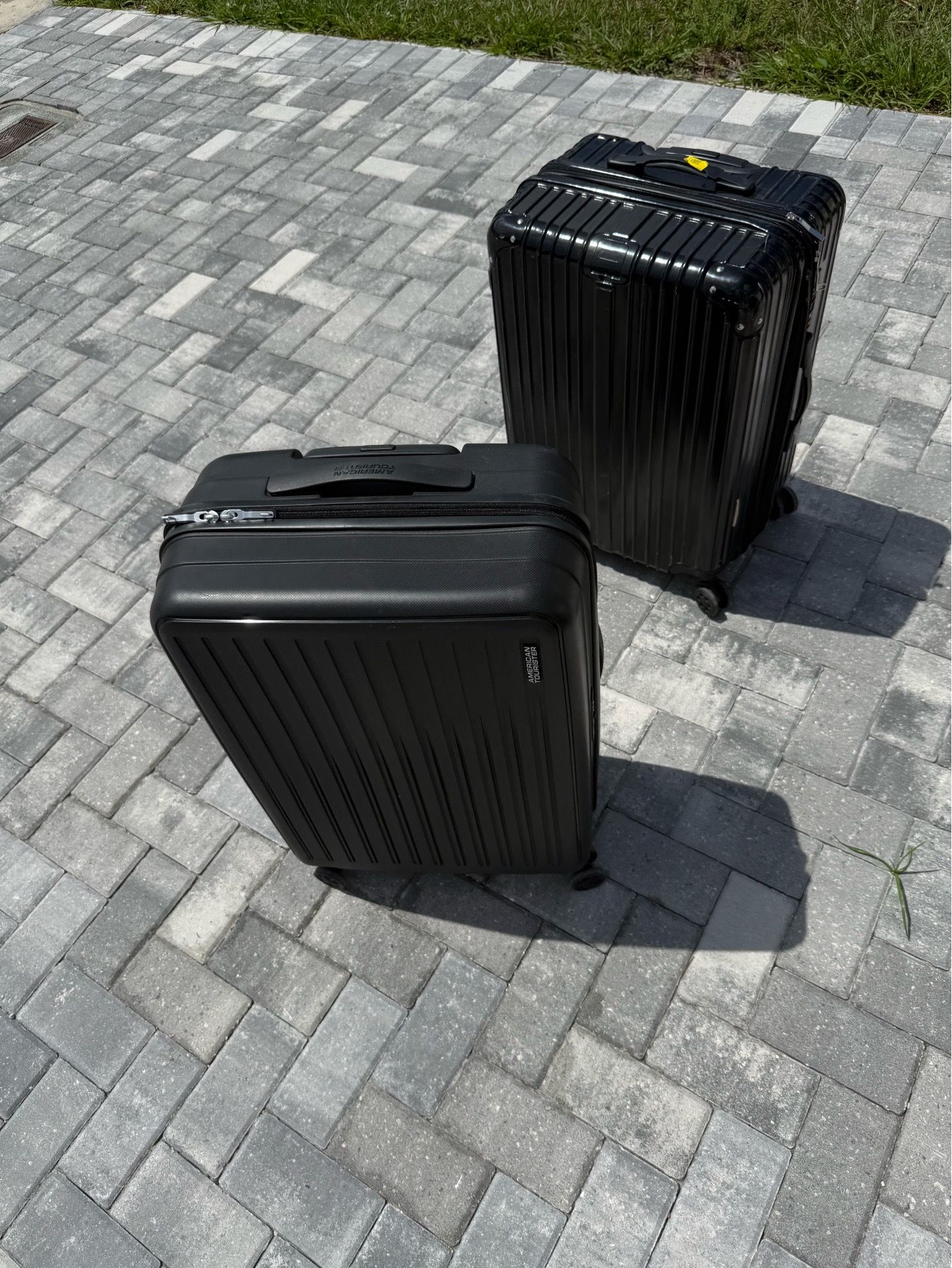 American Tourister Hard Shell Luggage Set – Black Spinner Suitcases 2 bags