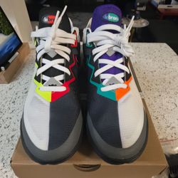 Nike LeBron Low-Top Basketball Sneakers size 8