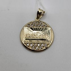 10kt Gold Last Supper Pendant w/ Cubic Zirconia 3.6G