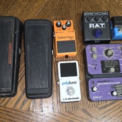 Varius Guirar Pedals. 