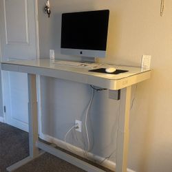 Apple Desktop And Table Included 