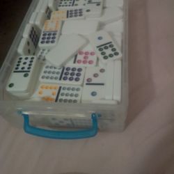 Dominos