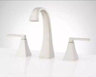 Vilamonte Widespread Bathroom Faucet In Brushed Nickel