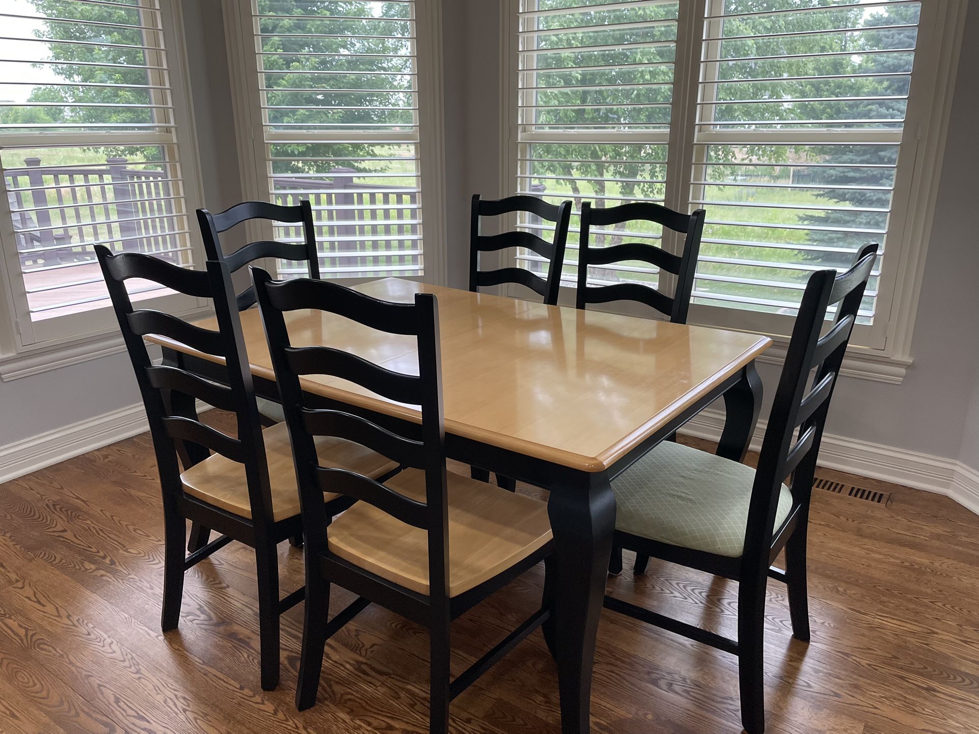 kitchen tables and chairs