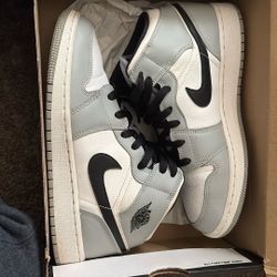 Air Jordan’s 1 Mid