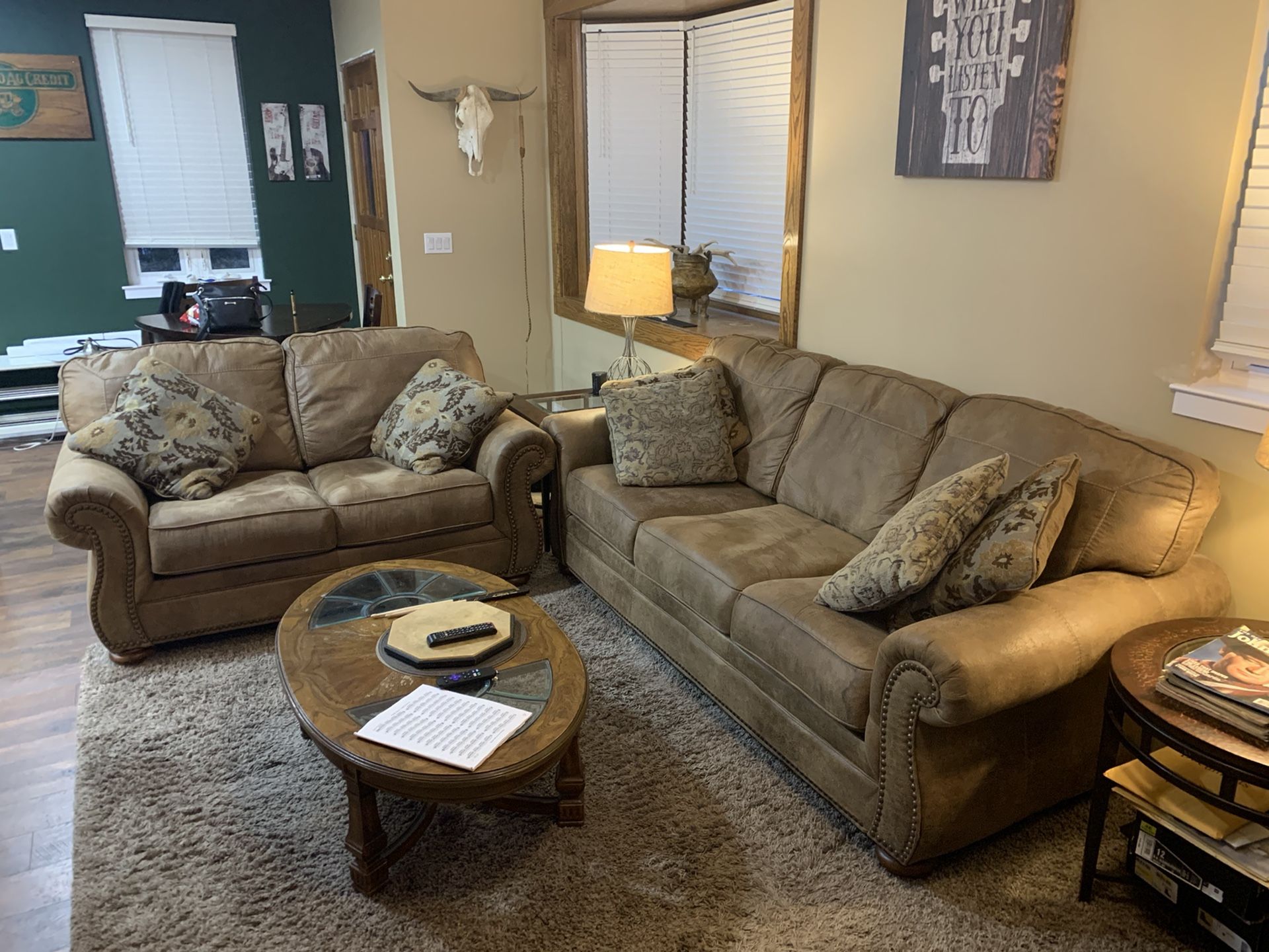 Larkinhurst Sofa And Loveset