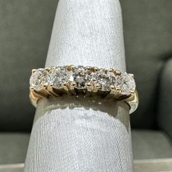 14kt Yellow Gold Round Shape Diamond Wedding Ring